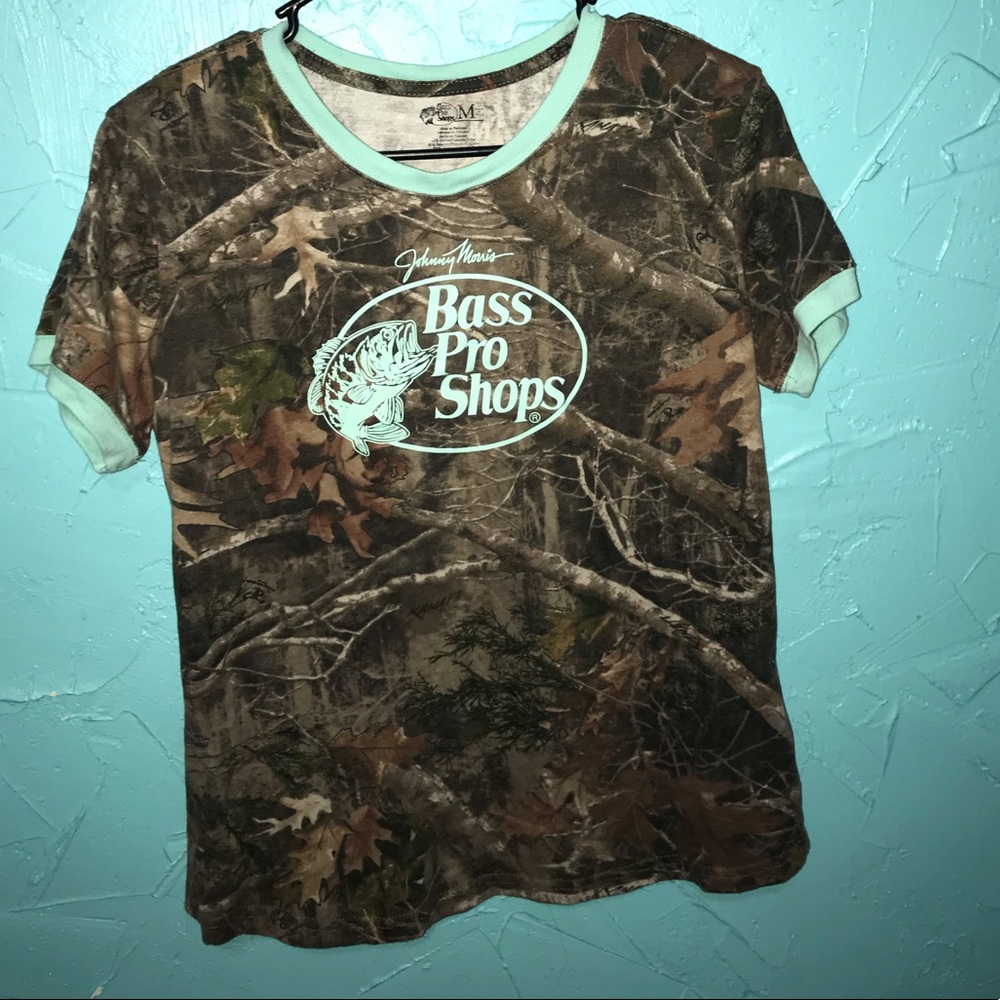 4 T-shirts